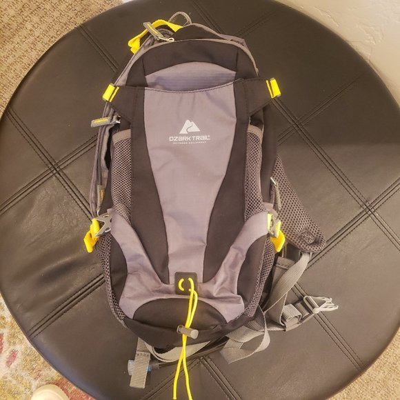 ozark trail hydration backpack 2l